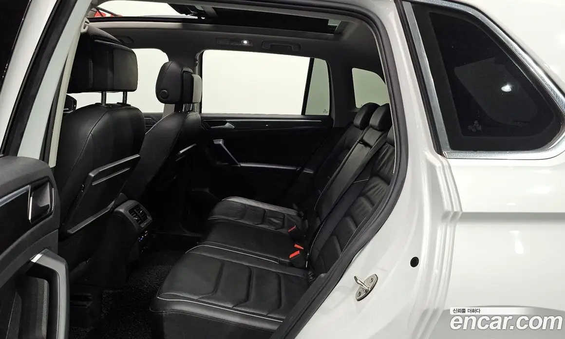 Volkswagen Tiguan 2018 2.0 автомат (гидро), фото 11