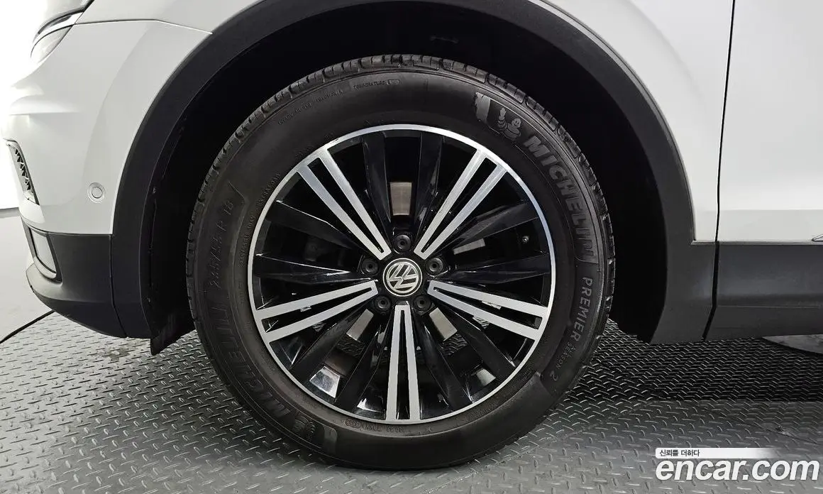 Volkswagen Tiguan 2018 2.0 автомат (гидро), фото 4