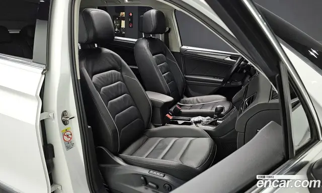 Volkswagen Tiguan 2018 2.0 автомат (гидро), миниатюра 9