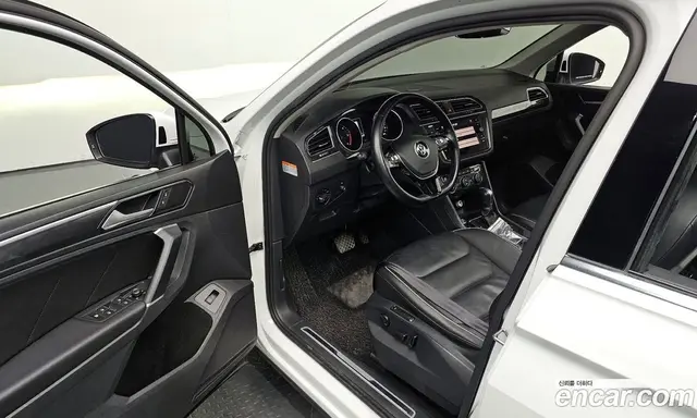 Volkswagen Tiguan 2018 2.0 автомат (гидро), миниатюра 10