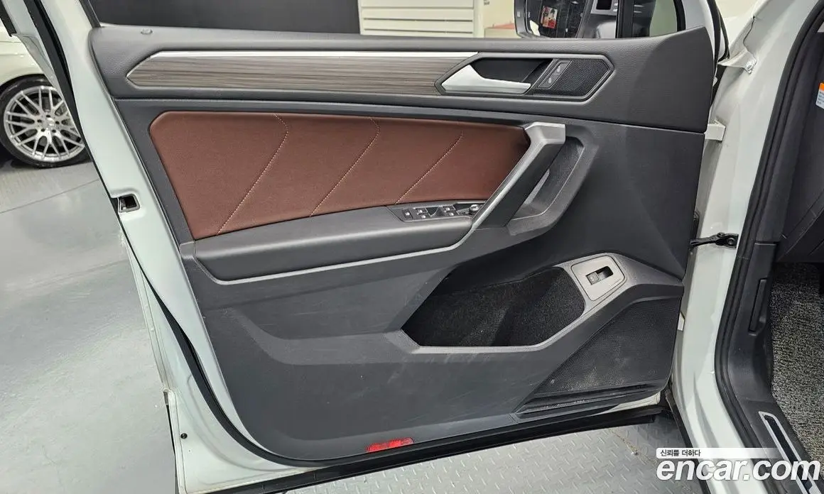 Volkswagen Tiguan 2022 2.0 автомат (гидро), фото 14