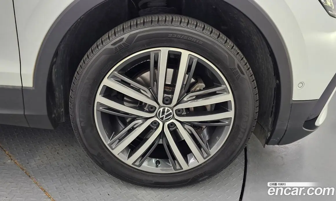Volkswagen Tiguan 2022 2.0 автомат (гидро), фото 5