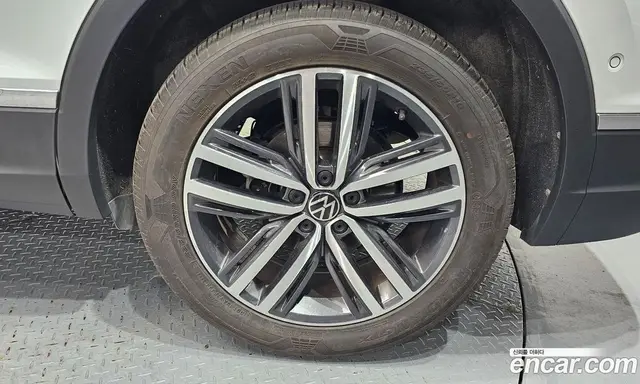 Volkswagen Tiguan 2022 2.0 автомат (гидро), миниатюра 7