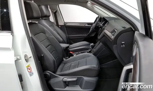 Volkswagen Tiguan 2023 2.0 автомат (гидро), миниатюра 11