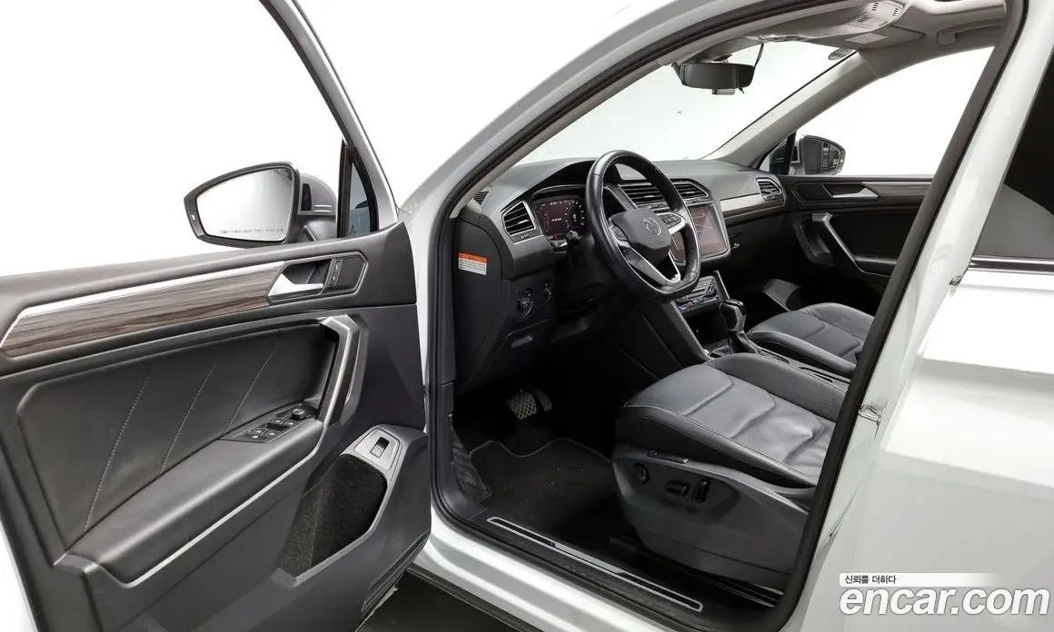 Volkswagen Tiguan 2023 2.0 автомат (гидро), фото 10