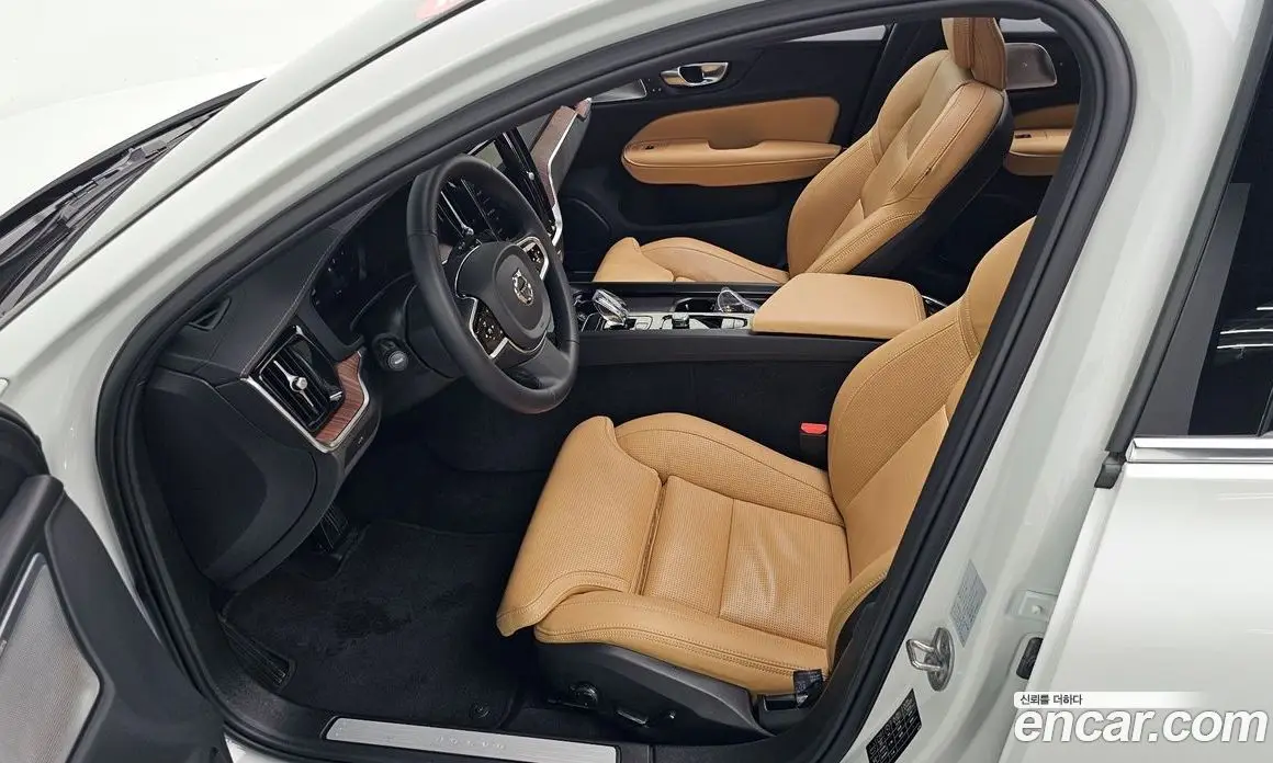 Volvo S60 2023 2.0 автомат (гидро), фото 13