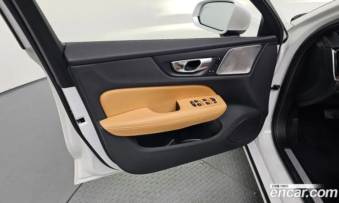 Volvo S60 2023 2.0 автомат (гидро), фото 14