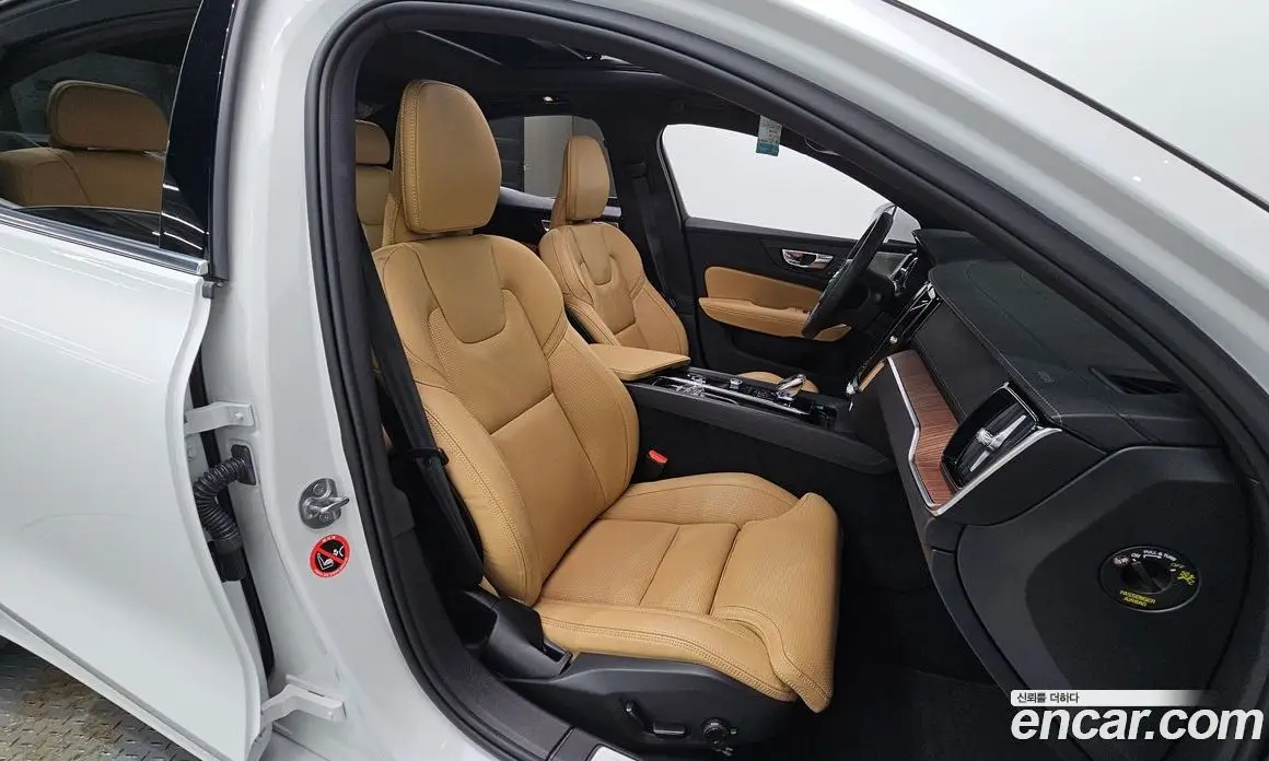 Volvo S60 2023 2.0 автомат (гидро), фото 16