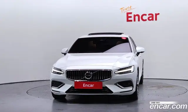 Volvo S60 2023 2.0 автомат (гидро), миниатюра 3