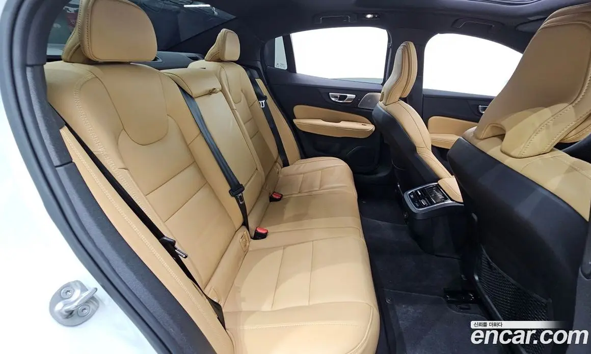 Volvo S60 2023 2.0 автомат (гидро), фото 25