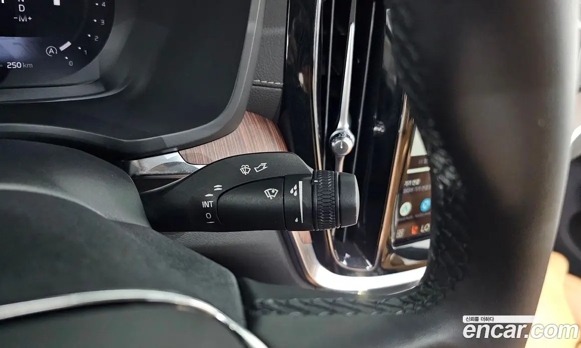 Volvo S60 2023 2.0 автомат (гидро), фото 27