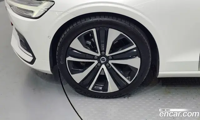 Volvo S60 2023 2.0 автомат (гидро), миниатюра 5