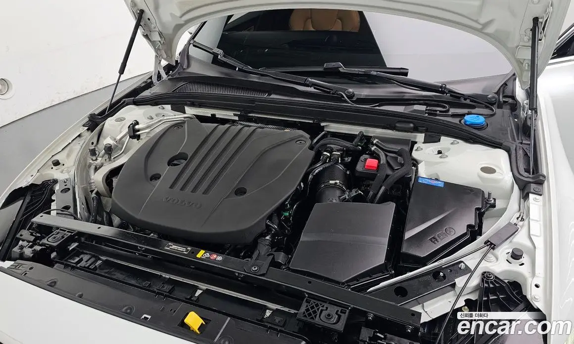 Volvo S60 2023 2.0 автомат (гидро), фото 6