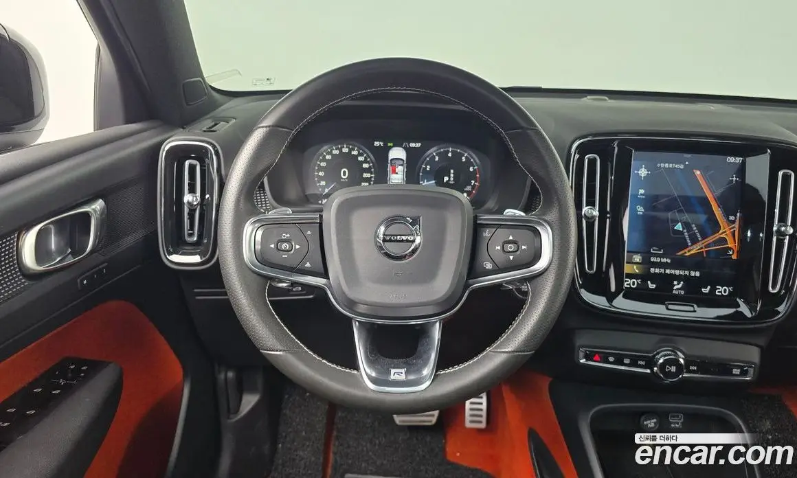Volvo XC40 2019 2.0 автомат (гидро), фото 13