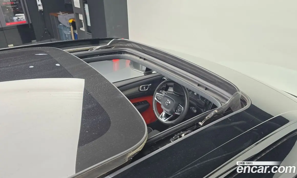 Volvo XC40 2019 2.0 автомат (гидро), фото 19