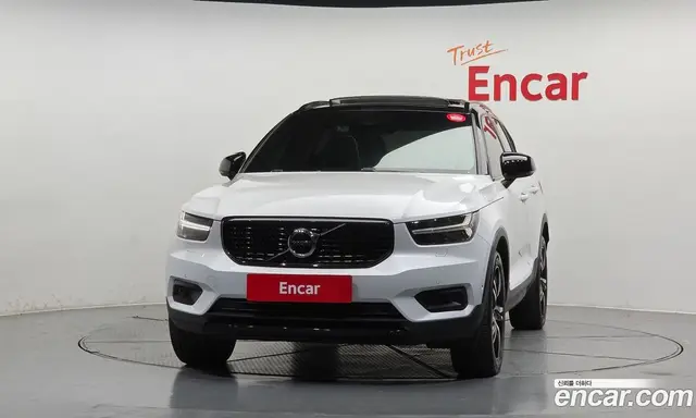 Volvo XC40 2019 2.0 автомат (гидро), миниатюра 3