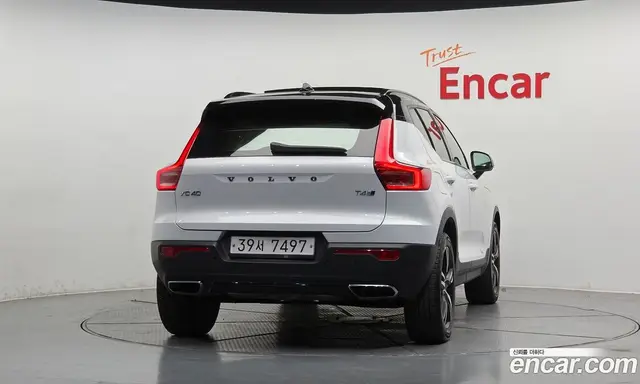 Volvo XC40 2019 2.0 автомат (гидро), миниатюра 4