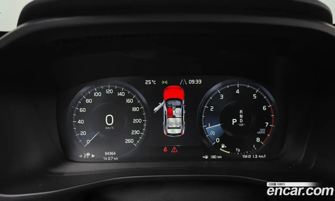 Volvo XC40 2019 2.0 автомат (гидро), фото 8