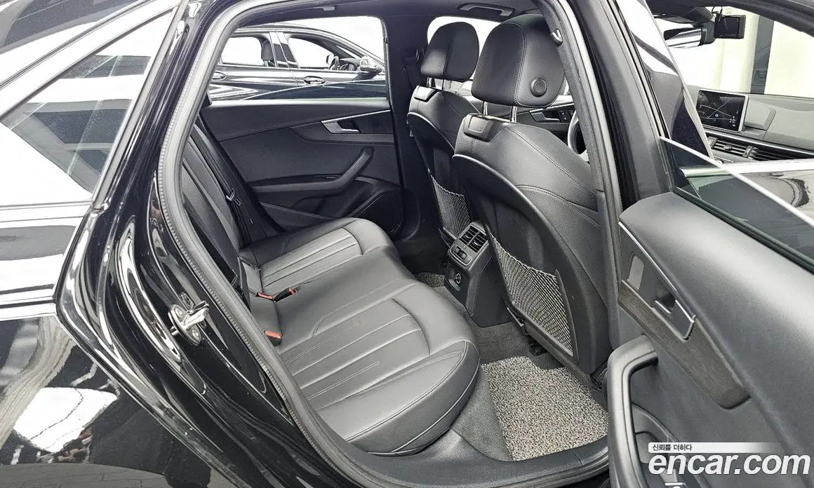 Audi A4 2019 2.0 автомат (гидро), фото 12