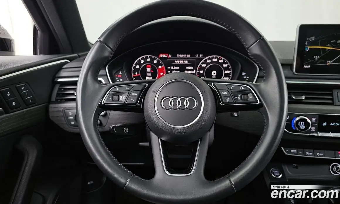 Audi A4 2019 2.0 автомат (гидро), фото 13