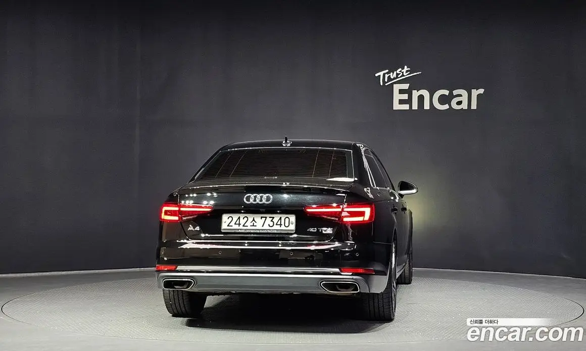 Audi A4 2019 2.0 автомат (гидро), фото 4