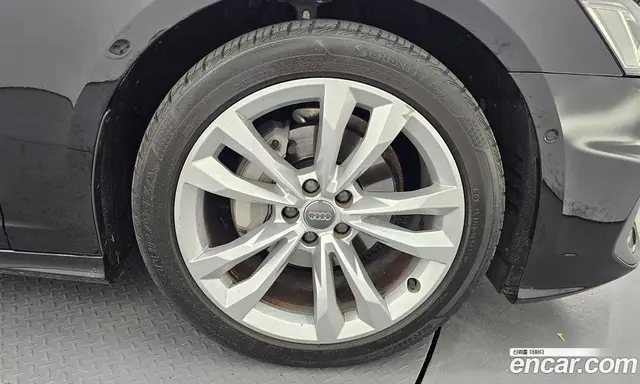 Audi A6 2020 2.0 автомат (гидро), миниатюра 5