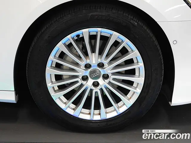 Audi A6 2021 2.0 автомат (гидро), миниатюра 5