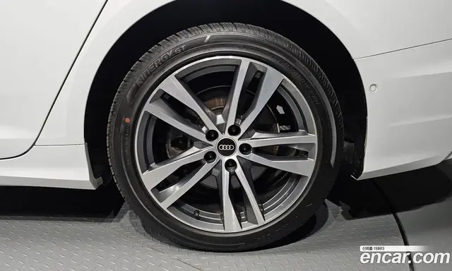 Audi A6 2021 2.0 автомат (гидро), миниатюра 7