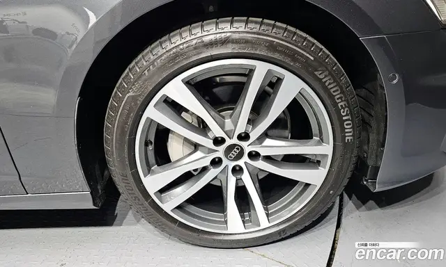 Audi A6 2022 2.0 автомат (гидро), миниатюра 7