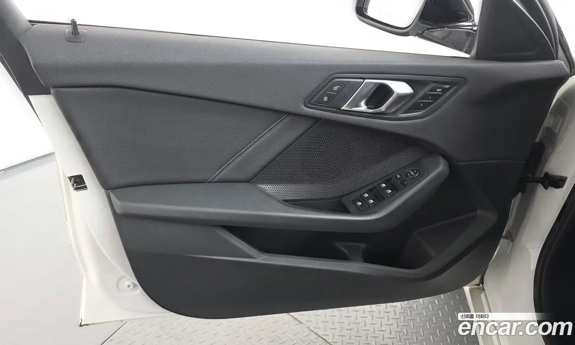 BMW 1 серия 2020 2.0 автомат (гидро), фото 14