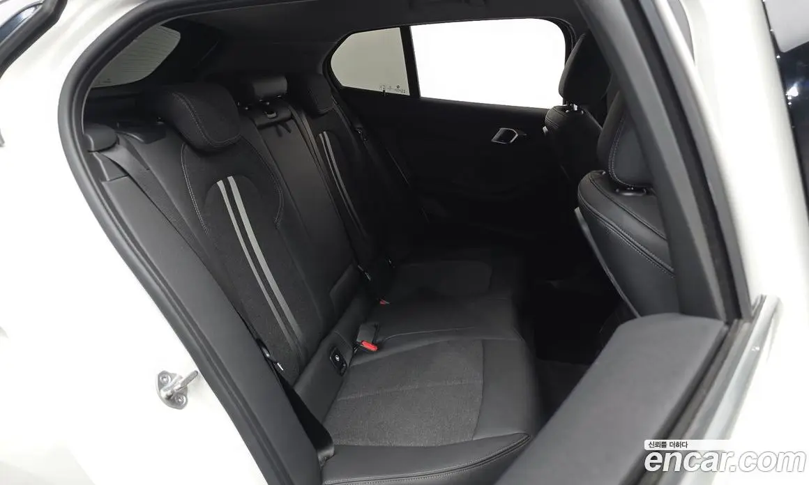 BMW 1 серия 2020 2.0 автомат (гидро), фото 17