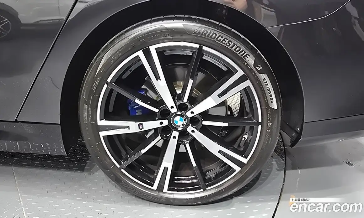 BMW 5 серия 2025 2.0 автомат (гидро), фото 6