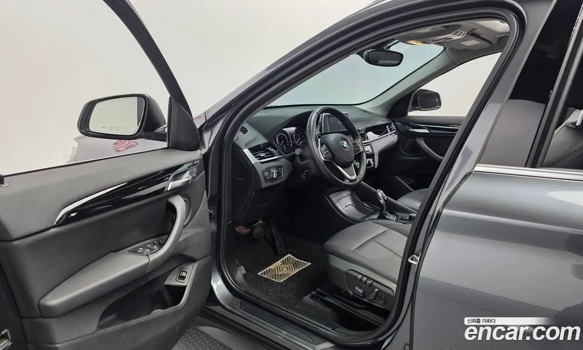 BMW X1 2018 2.0 автомат (гидро), фото 13