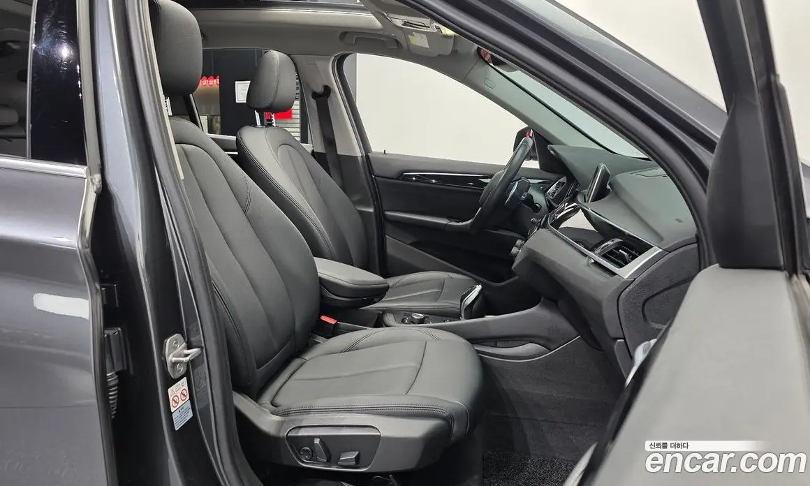 BMW X1 2018 2.0 автомат (гидро), фото 17