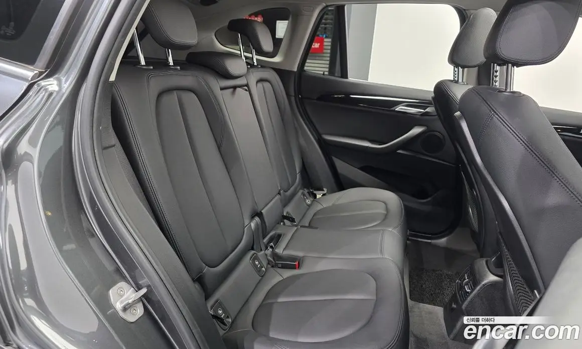 BMW X1 2018 2.0 автомат (гидро), фото 18