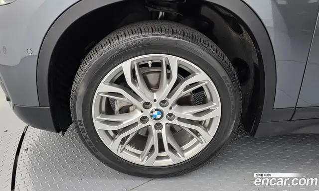 BMW X1 2018 2.0 автомат (гидро), миниатюра 5