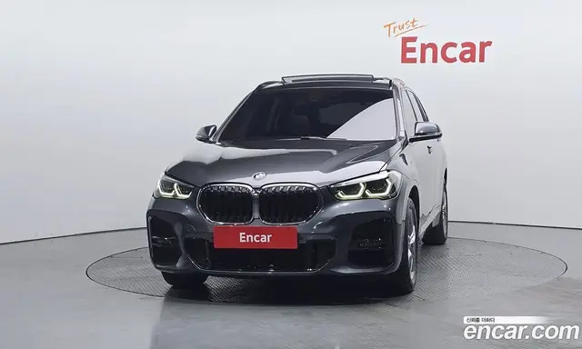 BMW X1 2021 2.0 автомат (гидро), миниатюра 3