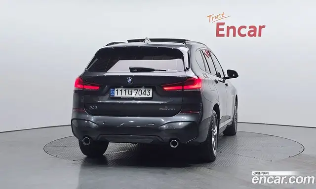 BMW X1 2021 2.0 автомат (гидро), миниатюра 4