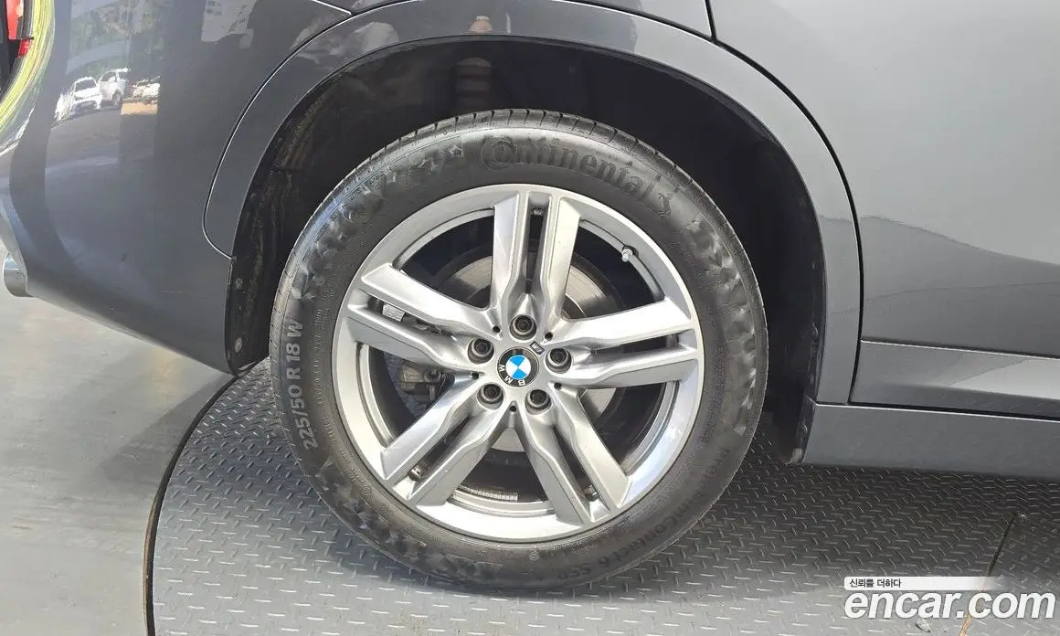 BMW X1 2021 2.0 автомат (гидро), фото 5