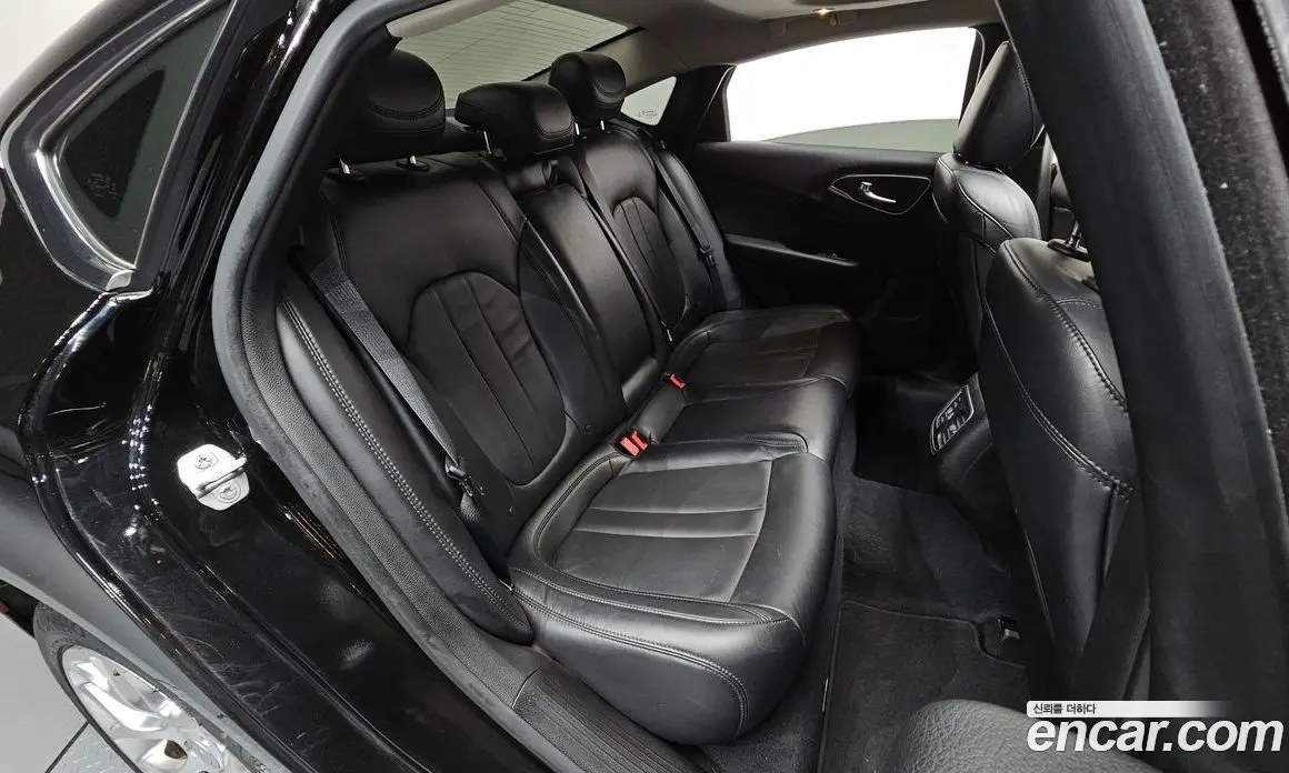 Chrysler 200 2015 2.4 автомат (гидро), фото 11 Chrysler 200 2015 2.4 автомат (гидро), фото 11