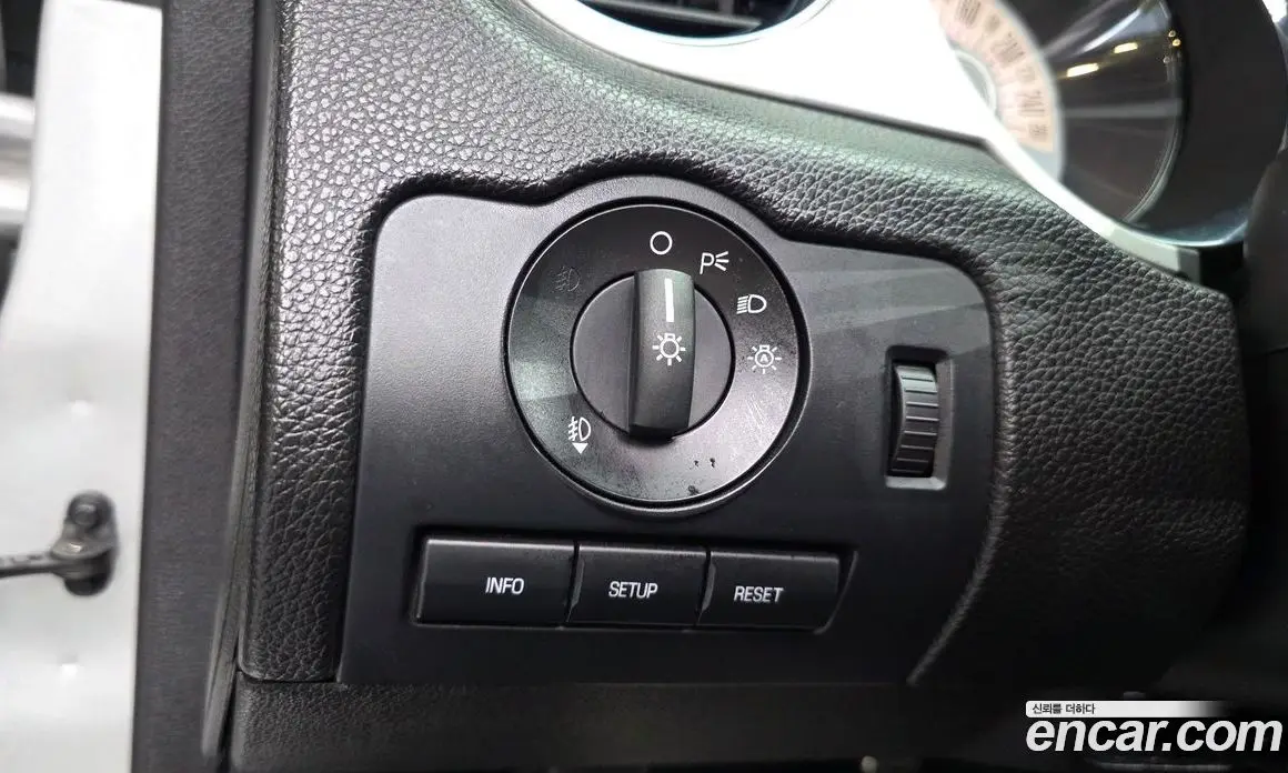 Ford Mustang 2010 3.7 автомат (гидро), фото 23