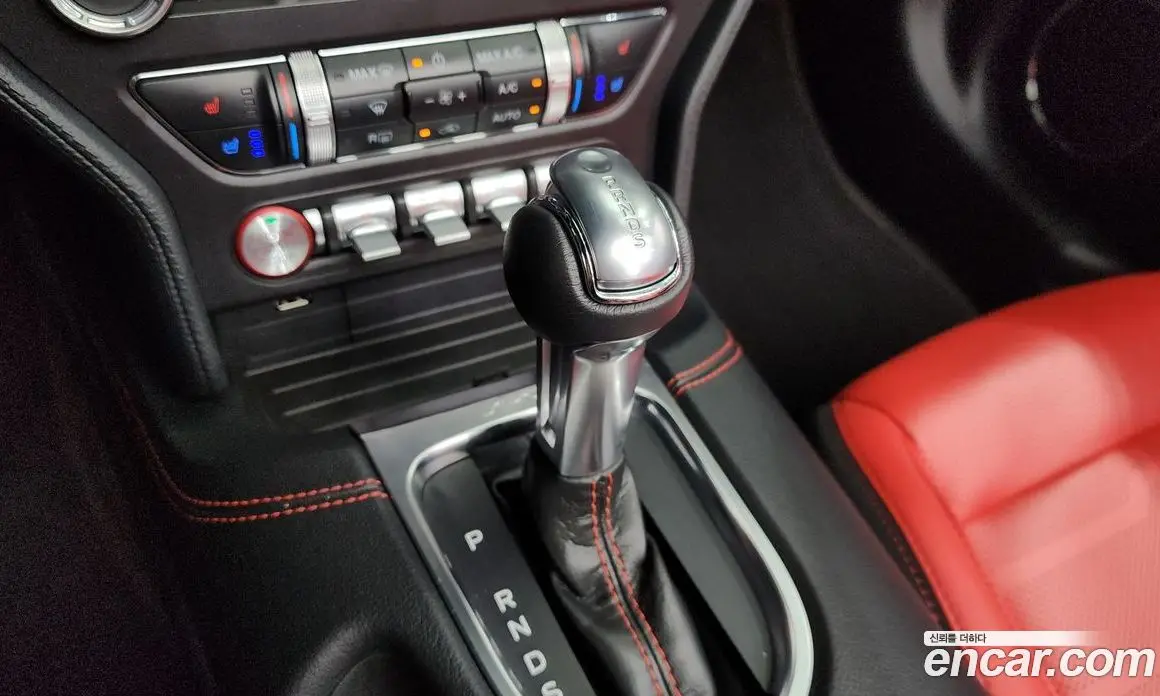 Ford Mustang 2022 2.3 автомат (гидро), фото 12