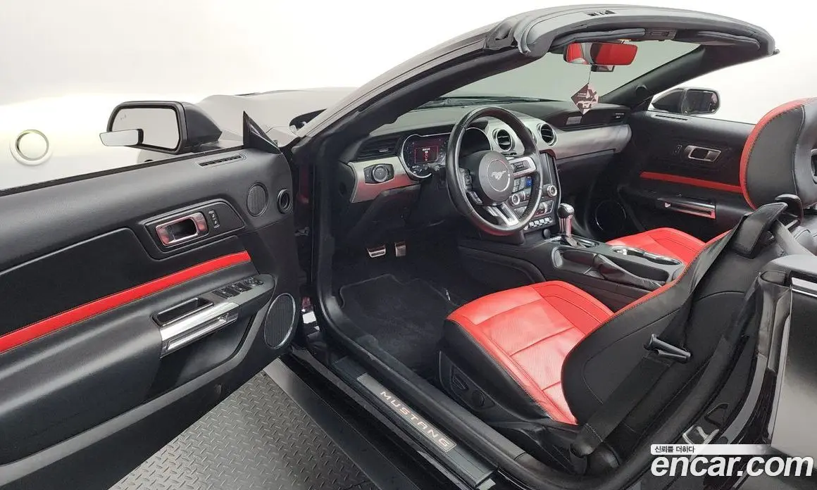Ford Mustang 2022 2.3 автомат (гидро), фото 13
