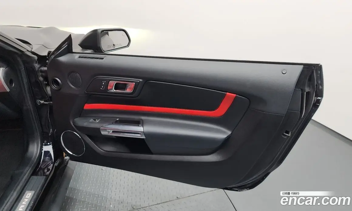 Ford Mustang 2022 2.3 автомат (гидро), фото 14