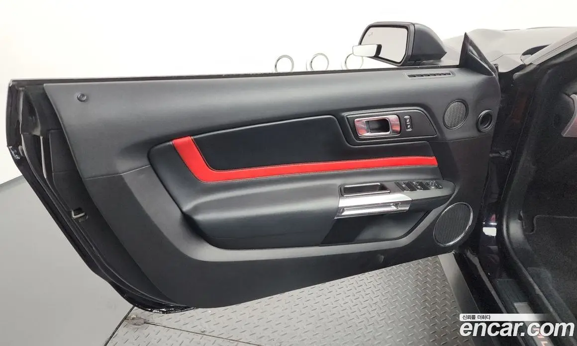 Ford Mustang 2022 2.3 автомат (гидро), фото 15