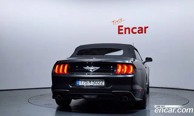 Ford Mustang 2022 2.3 автомат (гидро), миниатюра 4