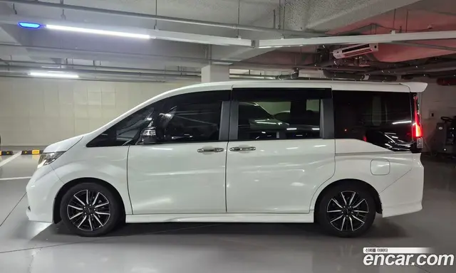 Honda Stepwgn 2016 1.5 автомат (гидро), миниатюра 2