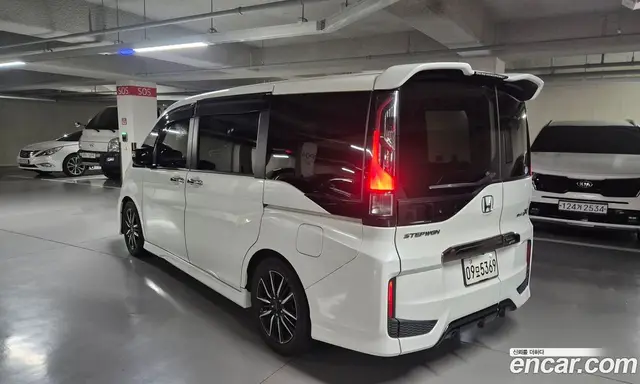 Honda Stepwgn 2016 1.5 автомат (гидро), миниатюра 3