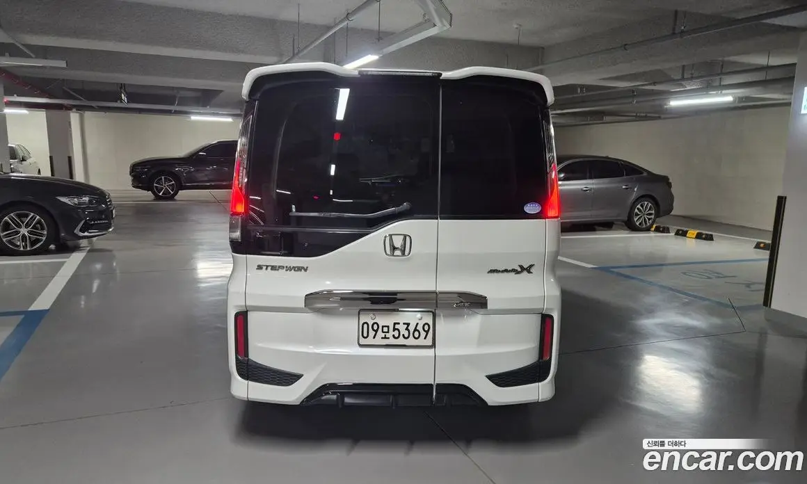 Honda Stepwgn 2016 1.5 автомат (гидро), фото 4