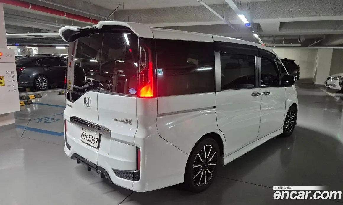 Honda Stepwgn 2016 1.5 автомат (гидро), фото 7